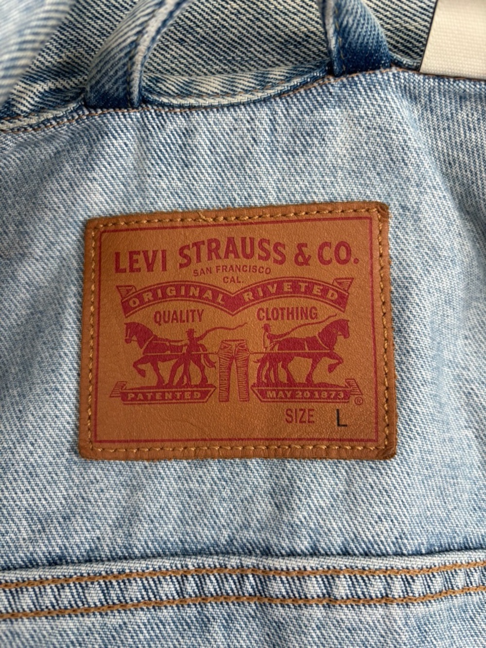 Levi's Light Wash Denim Trucker Jacket - Men's - Picture 3 of 3